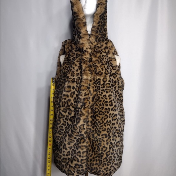 Carmen Leopard Print Faux Fur Hooded Vest size L pre owned Exellent condition - Picture 7 of 13